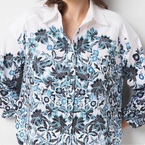 White House Black Market Blue and Black Floral Button-Down Shirt